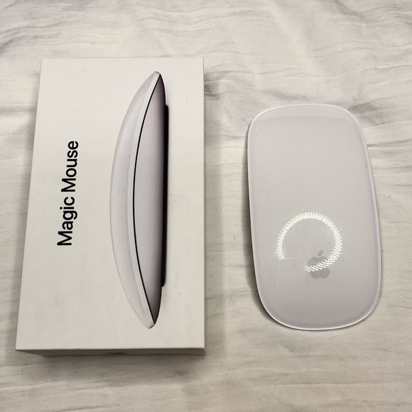 Apple Magic Mouse - Picture 1 of 2